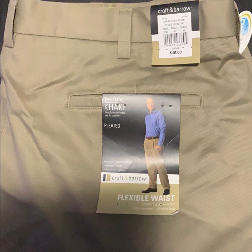 Croft & Barrow 40x30 pleated khaki NWT